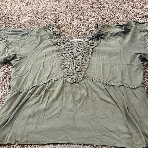 Maurice’s lace top - Picture 1 of 2